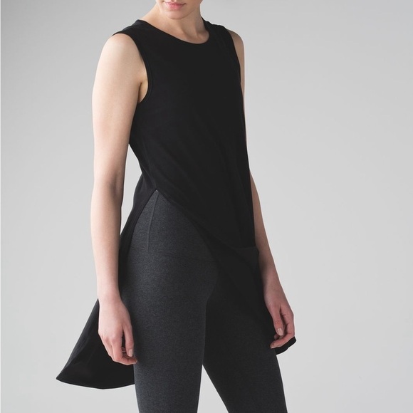 lululemon athletica Tops - Lululemon Top Womens XS/M Black Breeze By Tunic Split Minimal Gym Active Hiking